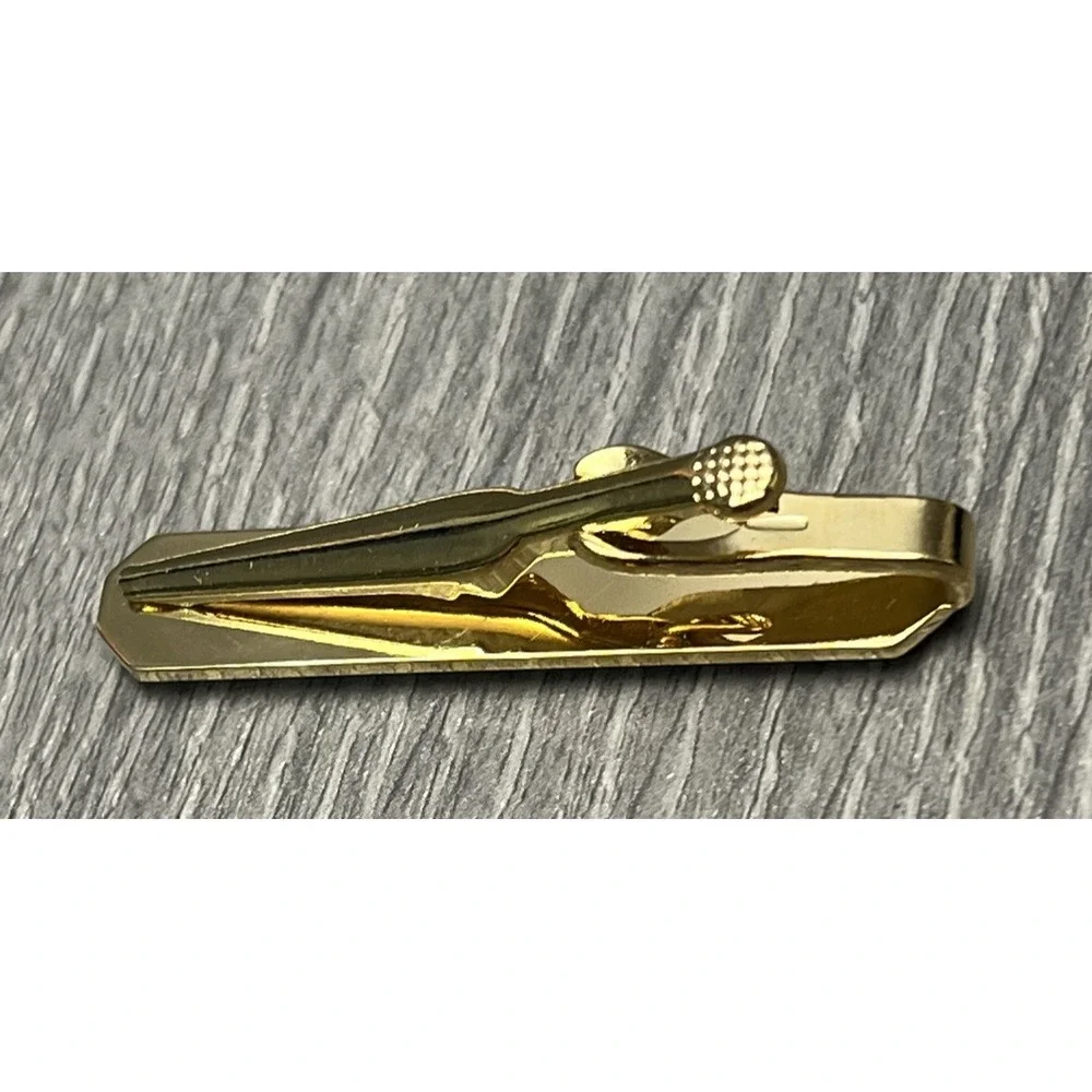 Vintage SWANK Men's Gold Tone Golf Scene Tie Clip Bar in Original Box‎